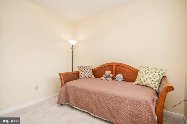 Building Photo - 4950 Brenman Park Dr