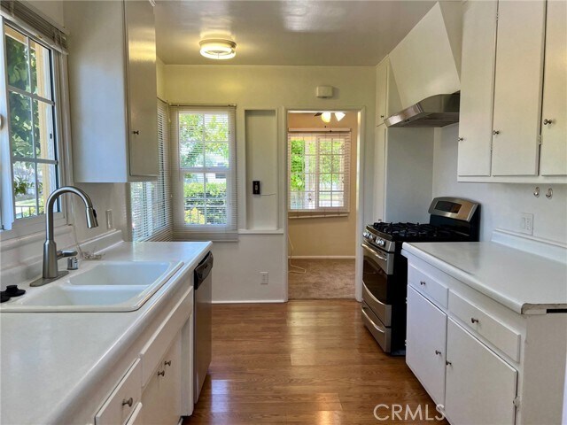 Building Photo - 1324 N Chaffey Ct