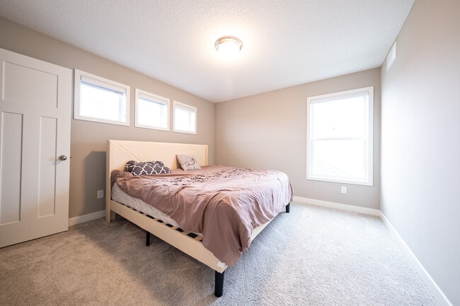 Building Photo - 18362 Greenstone Way