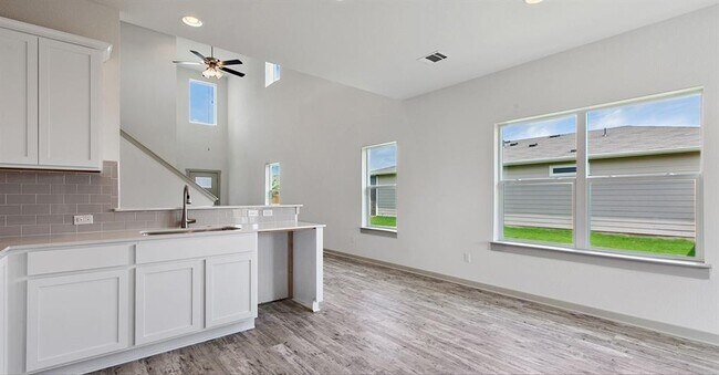 Building Photo - 128 New Hampton Wy
