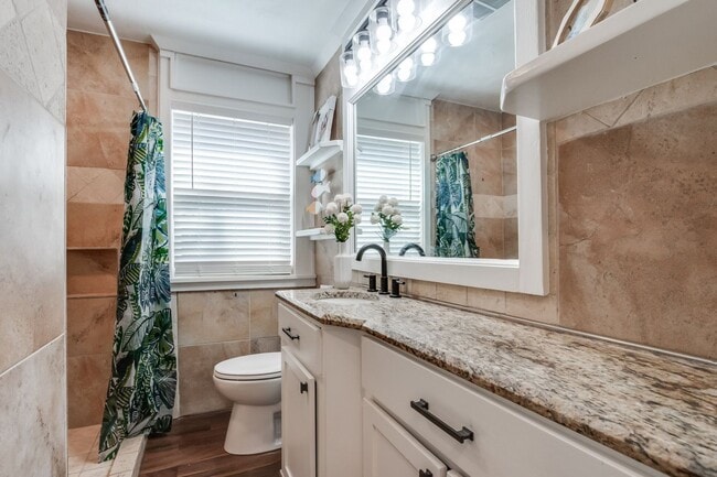 Building Photo - Luxury remodel in NW Oklahoma City