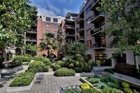 Building Photo - *1ST MONTH'S RENT FREE PROMO & NO HOA MOVE IN/OUT FEE'S* 1 BD PEARL DISTRICT CONDO W/FIREPLACE, G...