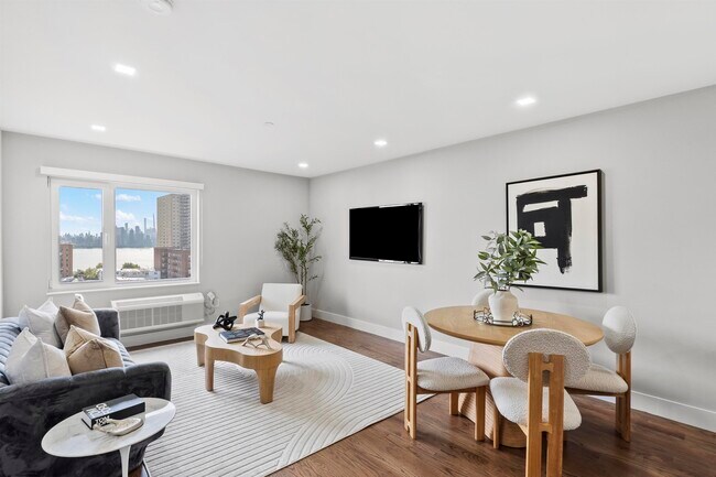 Building Photo - 60 68th St