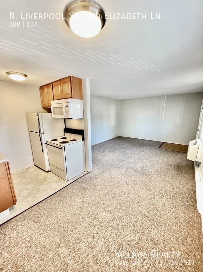 Building Photo - Few Steps! Top floor! Affordable 2-Bed wit...