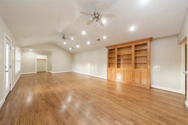 Building Photo - 3023 Conway St