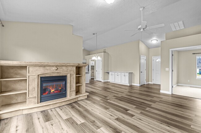 Building Photo - 4289 N Wellspring Ave