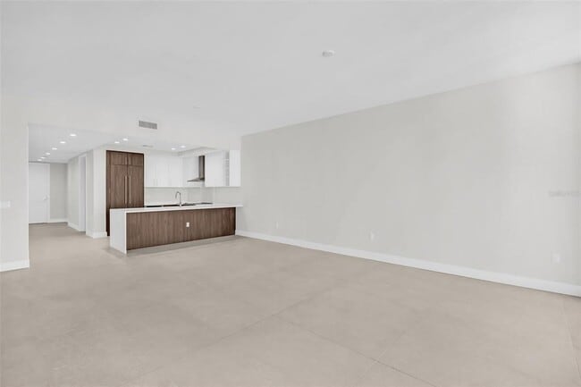 Building Photo - 275 1st Ave S