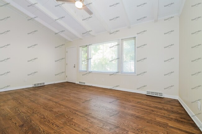 Building Photo - 4608 S Willis Ave