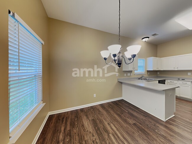 Building Photo - 2010 Cornflower Ln