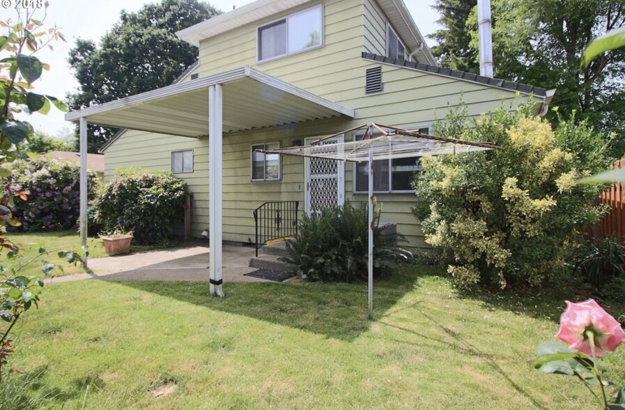 Backyard - 7212 N Hodge Ave