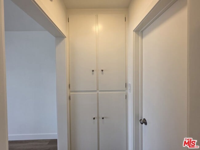 Building Photo - 2009 Carnegie Ln