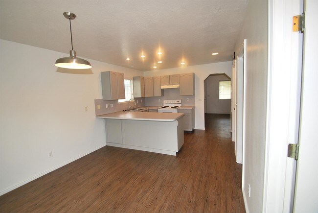 Building Photo - 157 W 1310 S