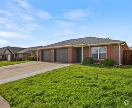 Building Photo - 3406 SW Landau Ct