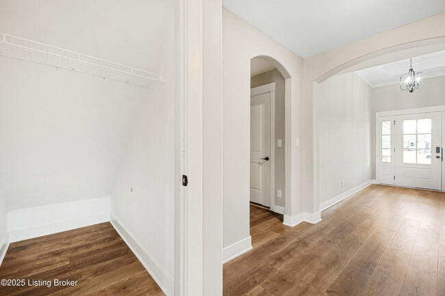 Building Photo - 9203 Harvester Pl