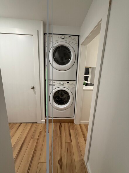 Building Photo - 717 Asbury Ave