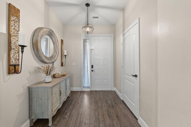 Building Photo - 123 Wakulla Springs Way