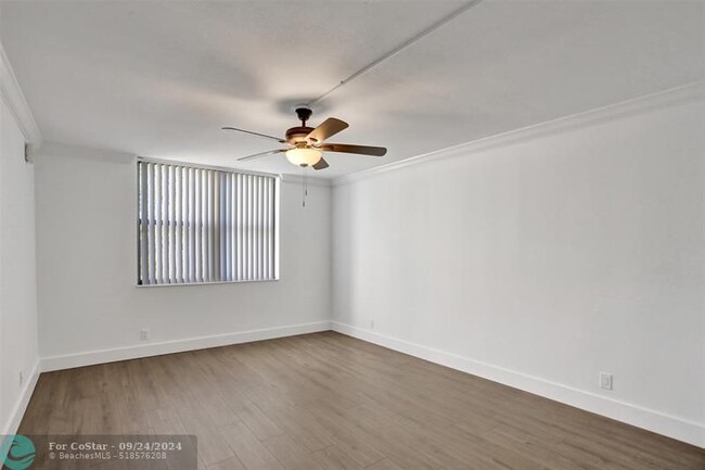 Building Photo - 105 Lake Emerald Dr