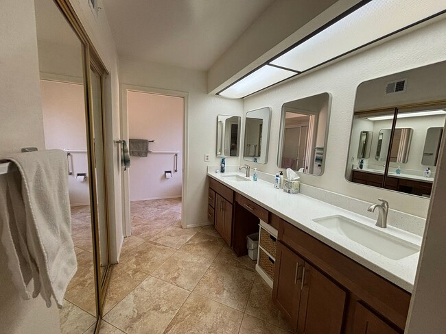 Building Photo - Lovely 3 bedroom 2 bath home in the grass in Leisure World a 45+ Active Adult Resort Community. M...