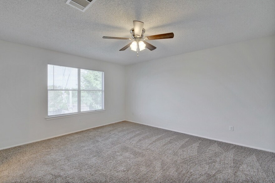 Building Photo - 1609 Lantern Light Dr