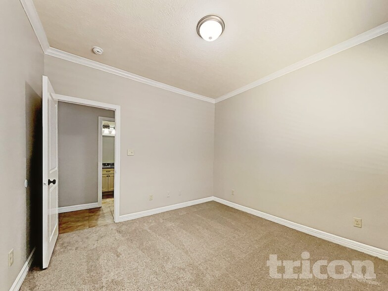 Building Photo - 103 Lullaby Ln