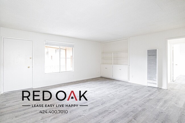 Building Photo - 531 E Chevy Chase Dr