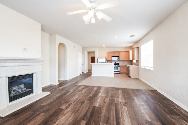 Building Photo - 2029 Creek Run Dr