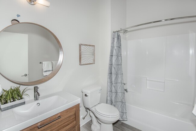 Building Photo - 1610 SE Tacoma St