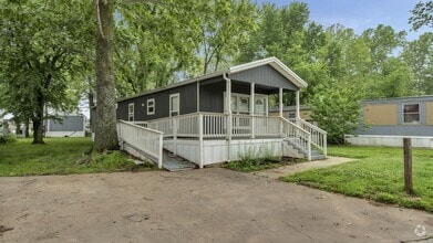 Building Photo - 2 bed/2 bath lovely mobile home! Schedule ...