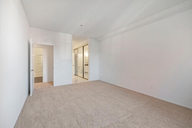 Building Photo - 1515 Floribunda Ave