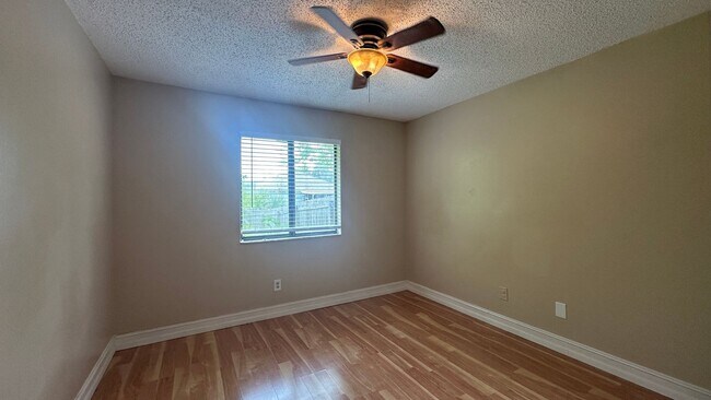 Building Photo - 487 Carrigan Ave