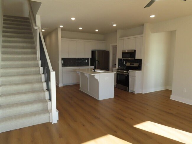 Building Photo - 1871 Lapis Ave