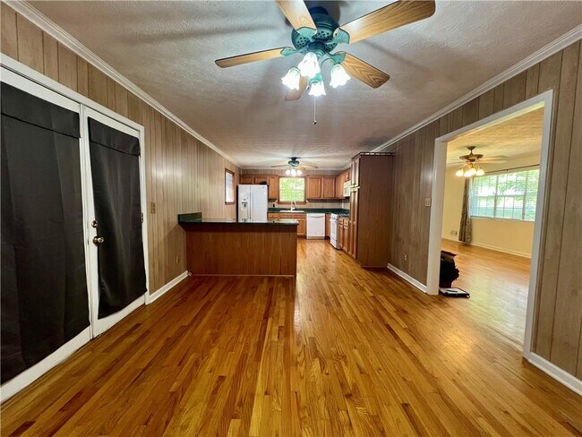 Building Photo - 6695 Courtney Dr
