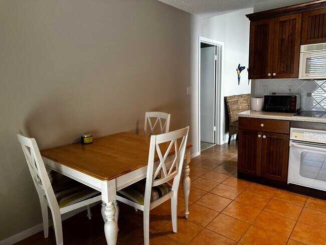 Building Photo - 2543 Bedford Mews Dr