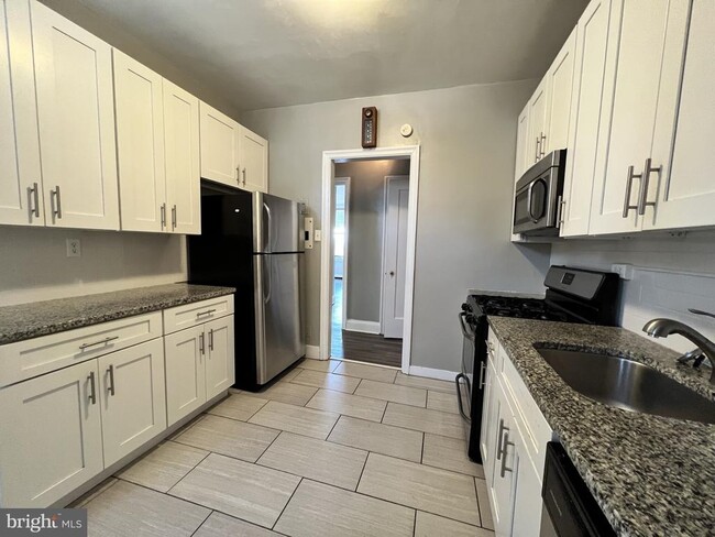 Building Photo - 2031 Locust St