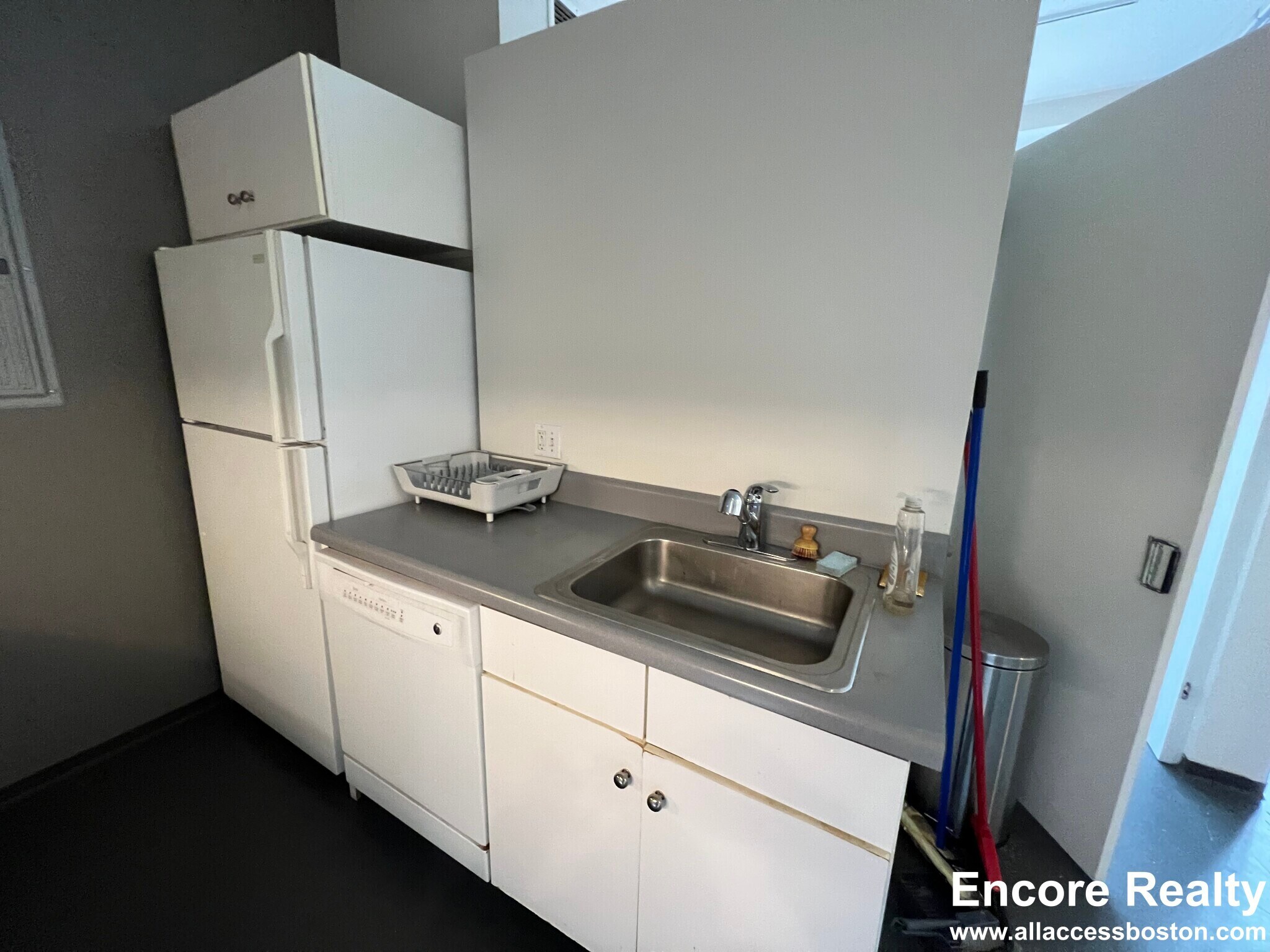 Building Photo - 160 E Berkeley St