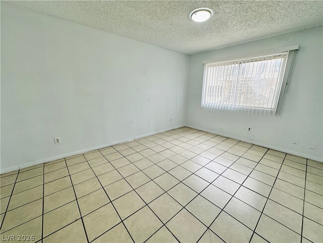 Building Photo - 3620 Ala Dr