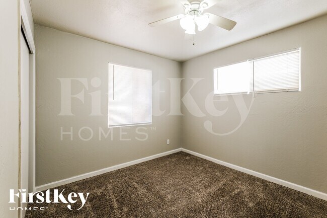 Building Photo - 1308 W Elm St