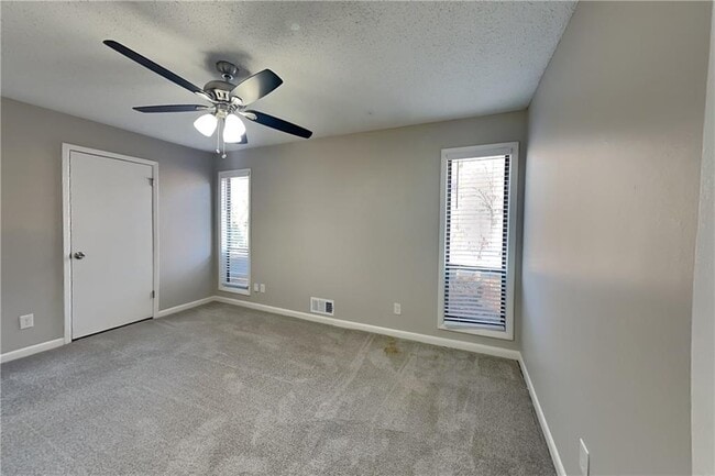 Building Photo - 3296 Timber Bluff Dr NE