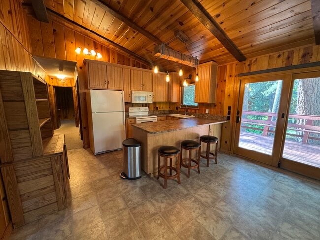 Building Photo - 510 Little Mountain Ln