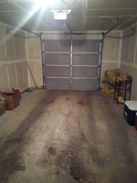 Building Photo - 233 Old Fort Rd