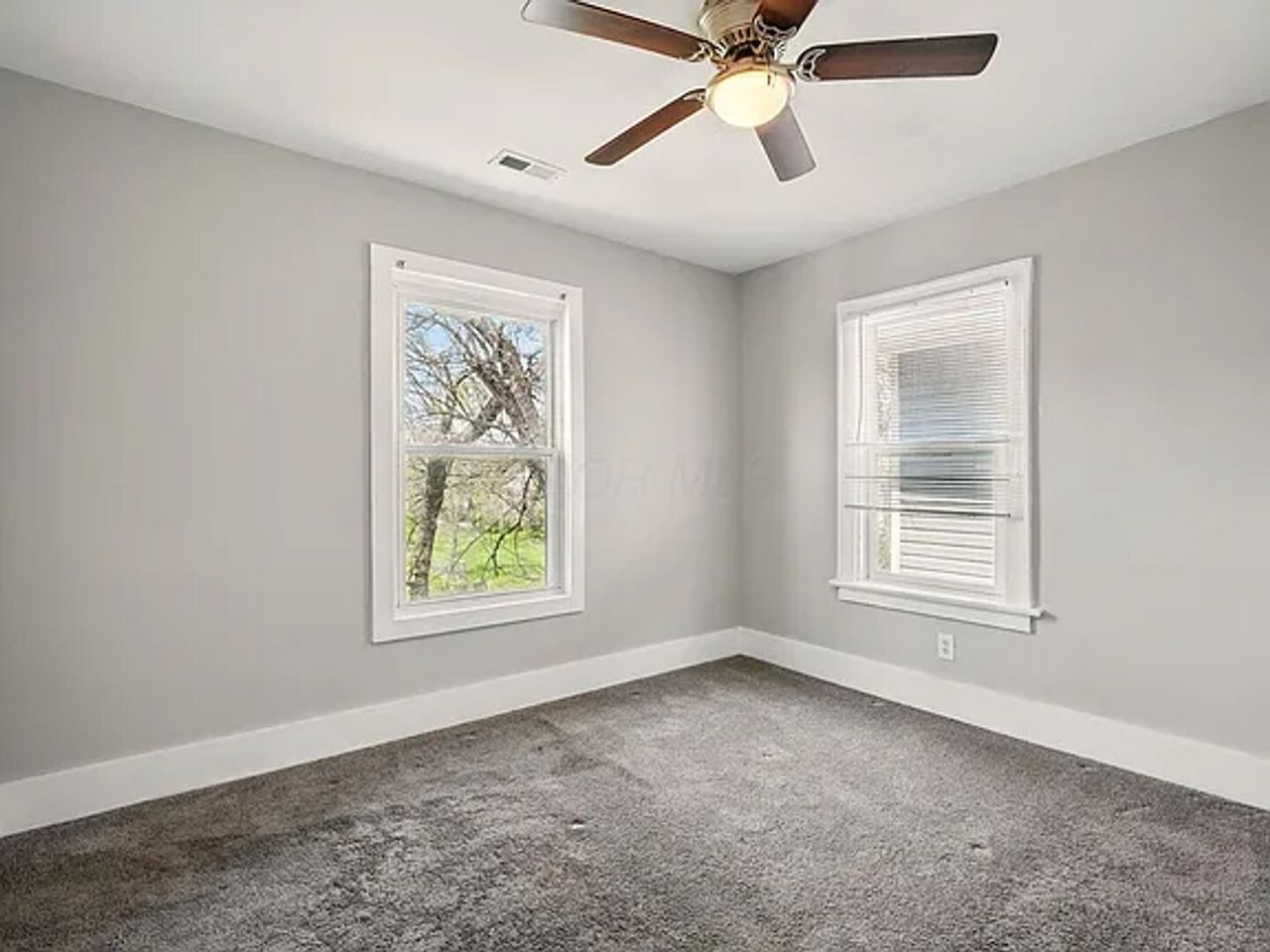 Building Photo - 833 Lilley Ave