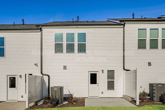 Building Photo - 1102 Carpenter Falls Ave