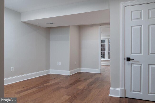 Building Photo - 1 E Montgomery St