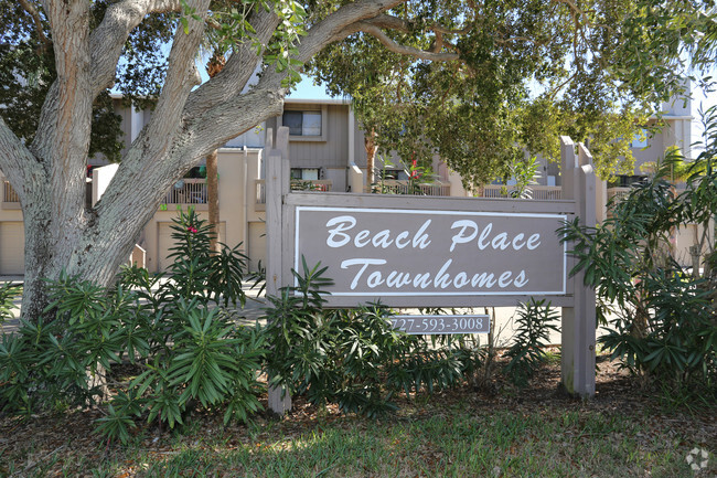 Building Photo - Beach Place Townhomes