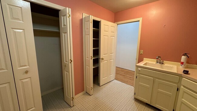 Building Photo - Cedar Mill, Gorgeous 3 bed 2.5 bath home. Walk through video