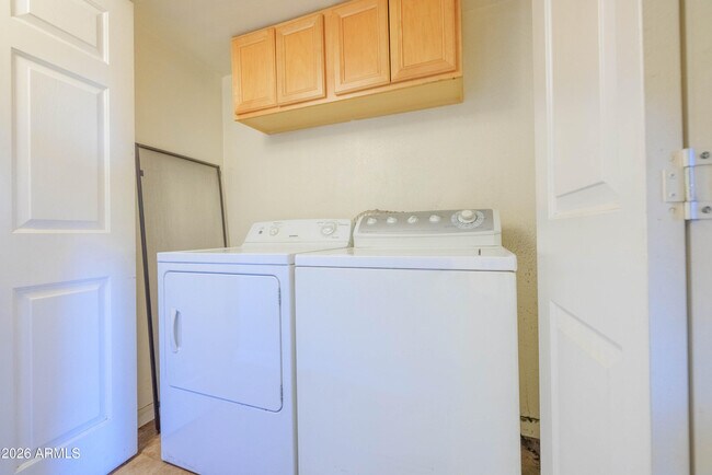 Building Photo - 1241 N 48th St