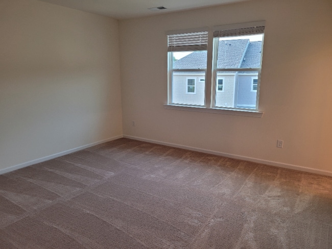 Building Photo - 302 Kephart Way
