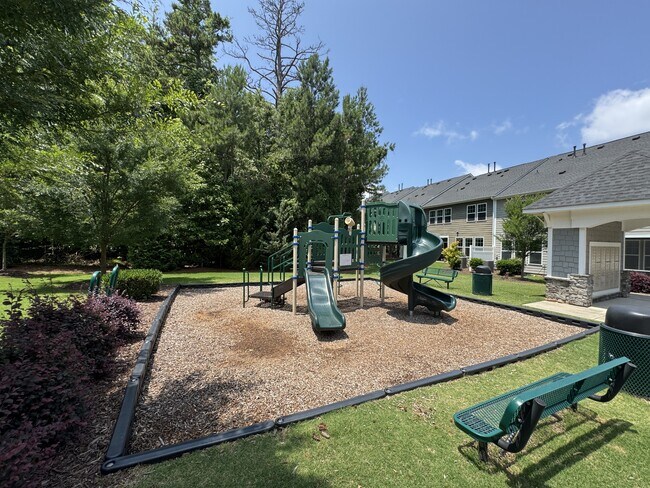 Building Photo - 1024 Laurel Twist Rd