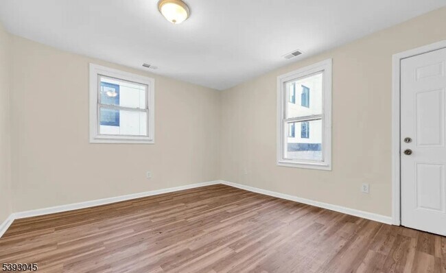 Building Photo - 168 N 5th St