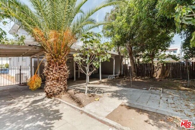 Building Photo - 1228 Fedora St